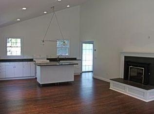 99 Rose Ave, Southampton, NY 11968