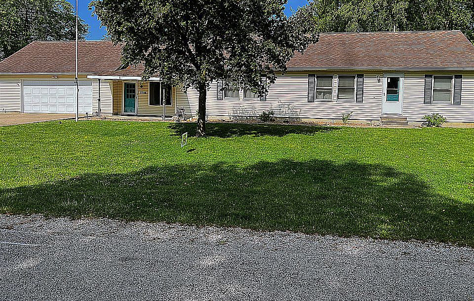 1st image of 607 N East St