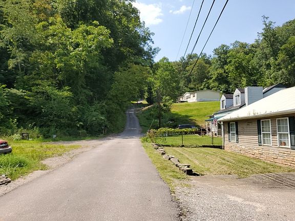 4th image of 606 Melody Ln