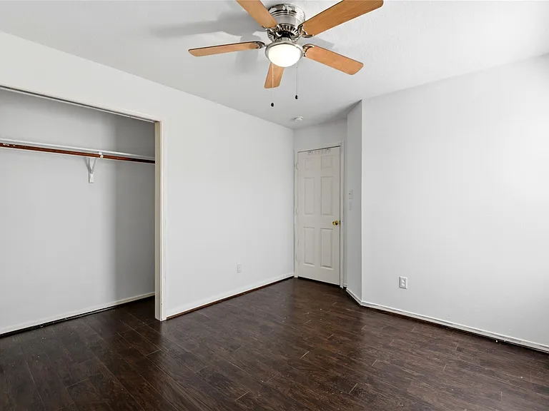 18427 Grove Brook Ln — Photo 34