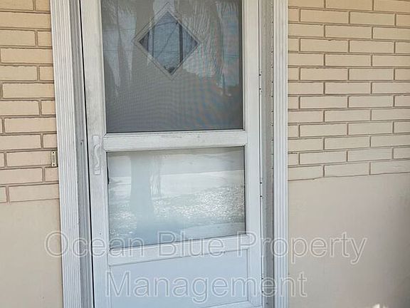 2nd image of 401 S Arcturas Ave