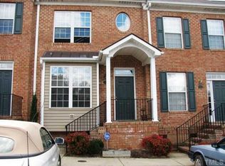 8 Scottish Ln, Durham, NC 27707