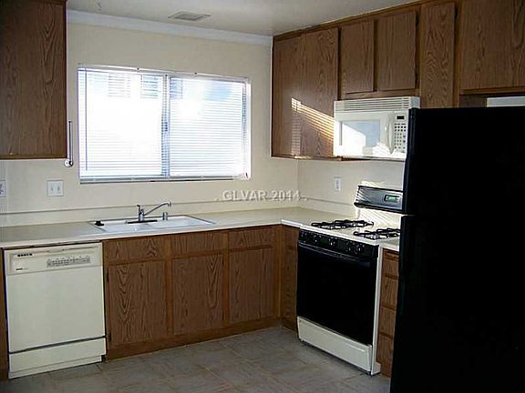 4th image of 741 Whispering Palms Dr
