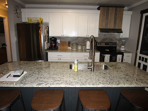 3rd image of 87 Blackgum St