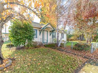39 E Harrison Ave, Cottage Grove, OR 97424
