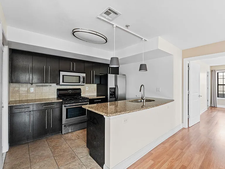 125 70th St #3H — Photo 11