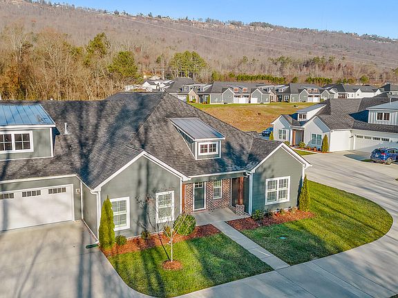 2nd image of 3266 Stone Creek Dr