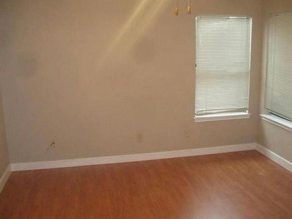 4th image of 718 Bordeaux Dr #718