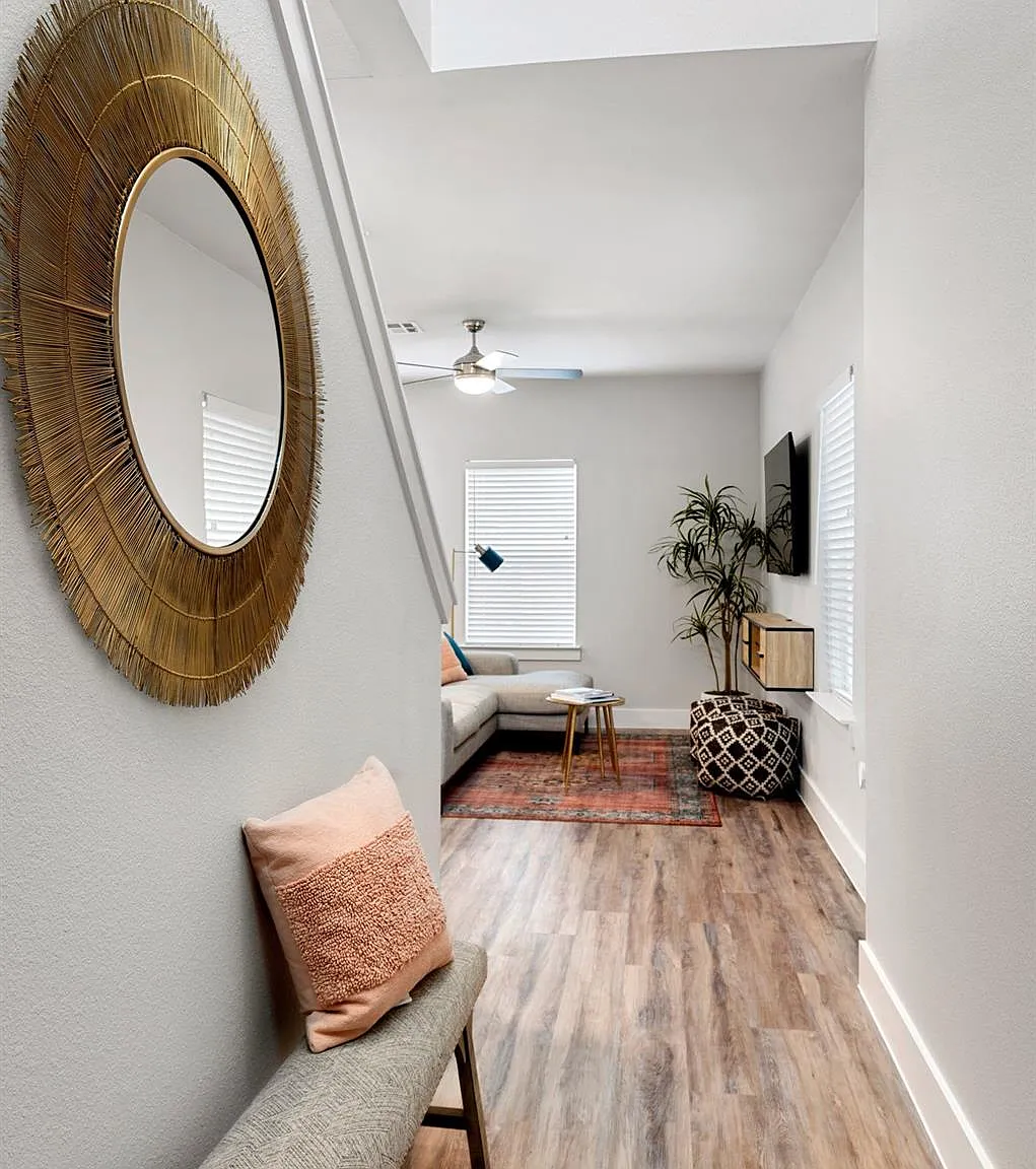 2 bed, 2.5 bath, 1211 sqft, $2,249 — Photo 4