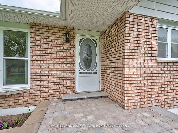 3rd image of 1246 Townline Rd