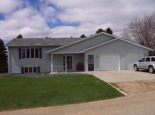 401 S 5th Ave, Castlewood, SD 57223