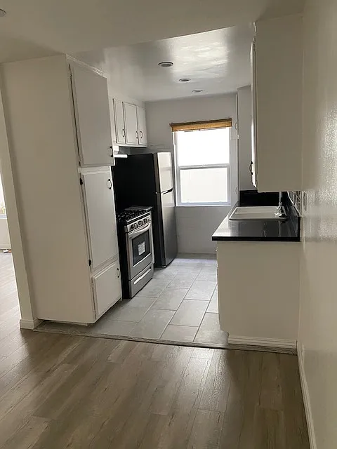 1 bed, 900 sqft, $2,700 — Photo 3