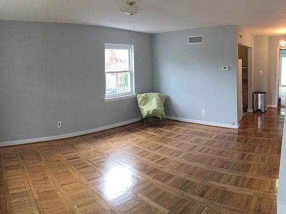 5th image of 820 S Highland St