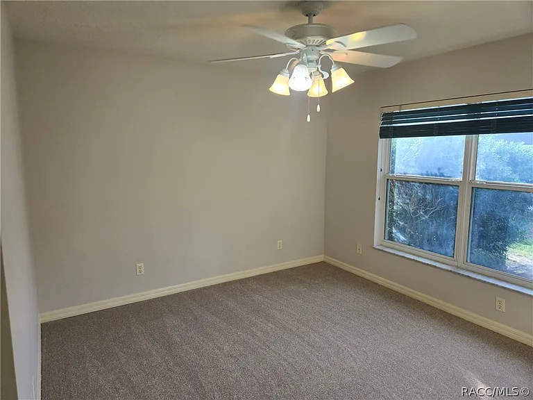 14 Hollyhock Ct — Photo 17