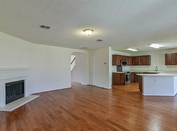 4th image of 2305 Montego Dr