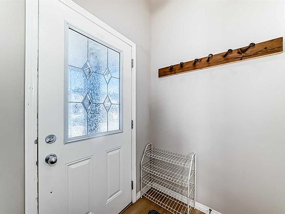 4th image of 231 N Saddlebrook Way NE