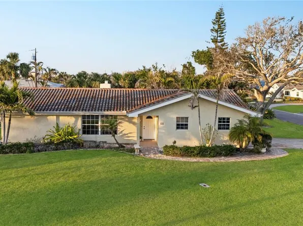 111 22nd St, Belleair Beach, FL 33786