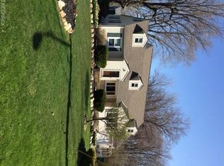 8005 Edgewood Rd, Mentor, OH 44060