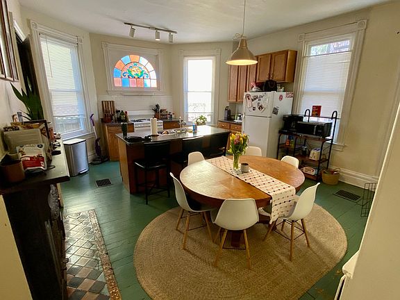 5th image of 715 Summerlea St #715