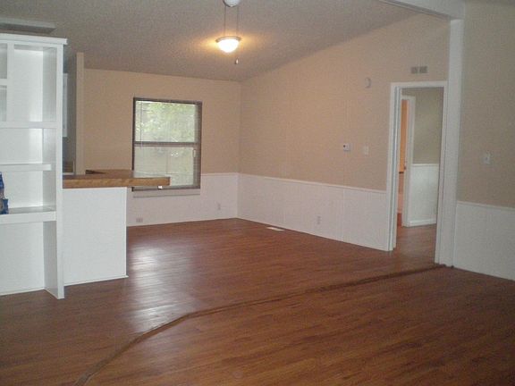 4th image of 14911 Pine Warbler Dr