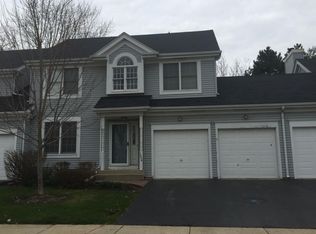 1004 Derby Crse, St Charles, IL 60174