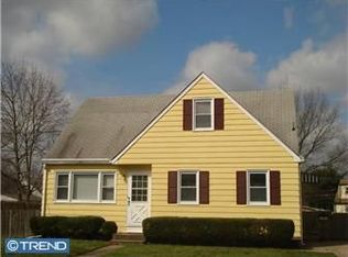 2 Barberry Ln, Mount Holly, NJ 08060