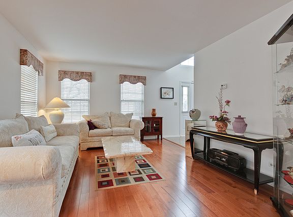 5th image of 11 Buckskin Ln