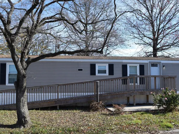 1 Stacy Dr, Pennsville, NJ 08070