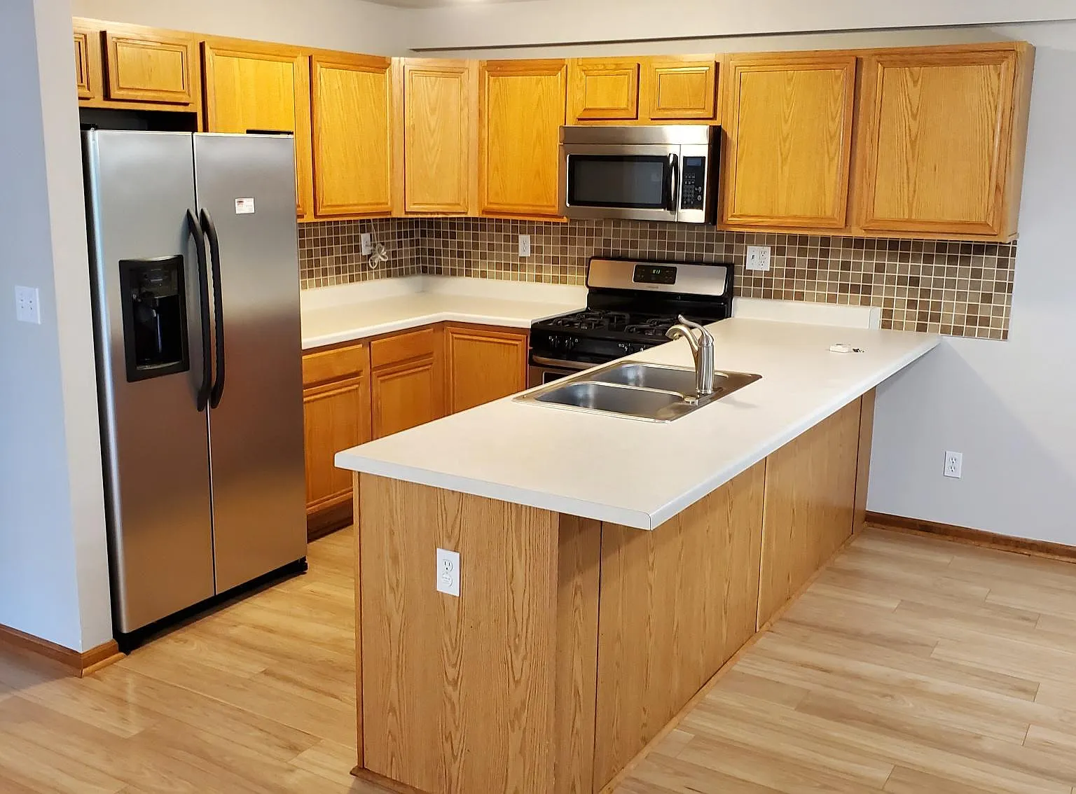 2 bed, 1150 sqft, $1,675 — Photo 3