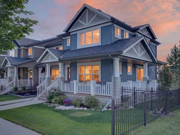 124 N Sunvalley Rd, Cochrane, AB T4C 0X8