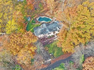 15 Mount Dr, Holmdel, NJ
