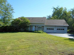 28 Glenridge Rd, Glenville, NY 12302