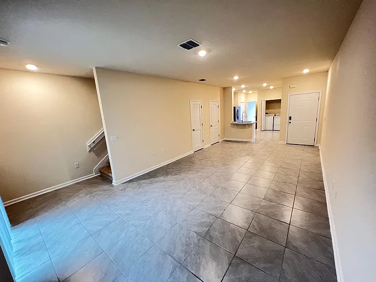 64 Pasadena Dr — Photo 6