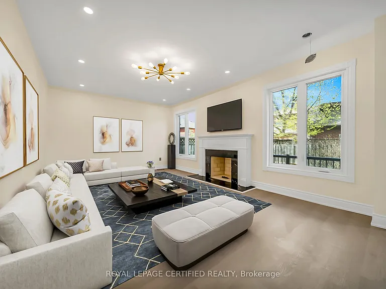 5016 Natkarni Cres #UPPER — Photo 17