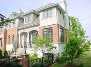 2041 Alta Vista Ct, Naperville, IL 60563