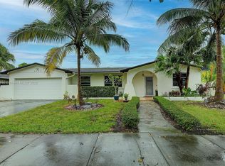 8405 SW 200th Ter, Cutler Bay, FL 33189