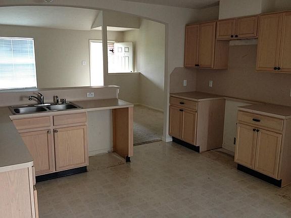 3rd image of 18811 Bonners Park Cir