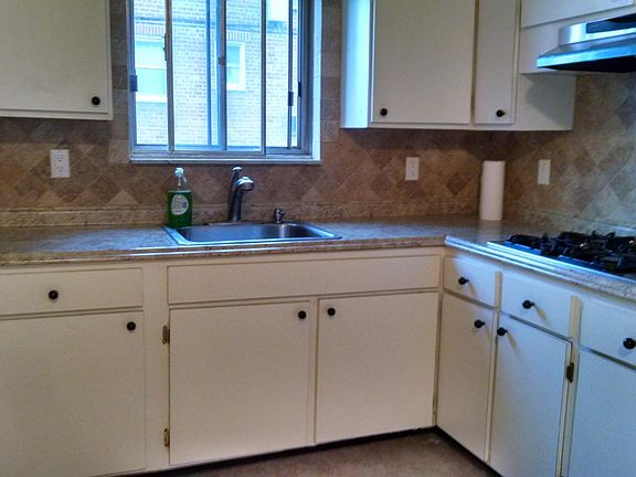  Kitchen w/New tops and backsplash