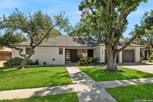 3 bed, 2.0 bath, 1970 sqft, $2,299 — Photo 3