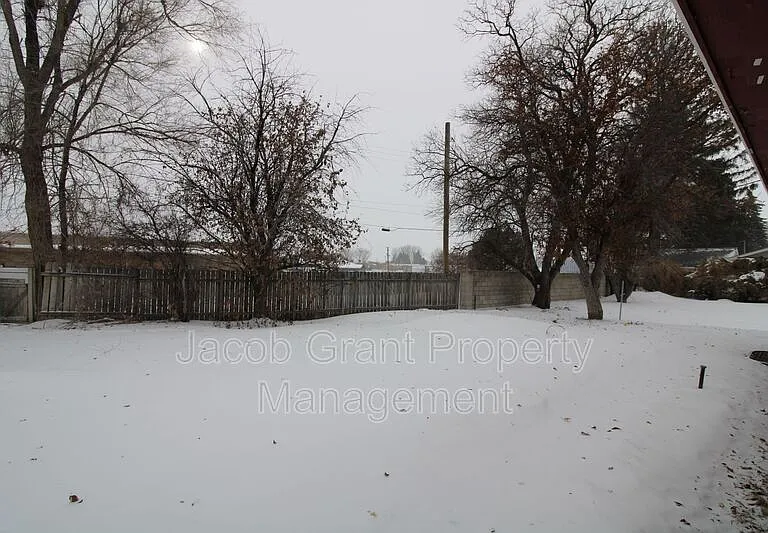 1703 Raymond Dr — Photo 16