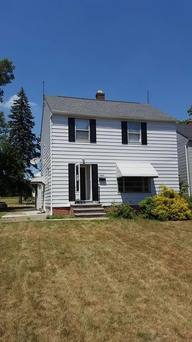 18701 Maple Heights Blvd photo 1