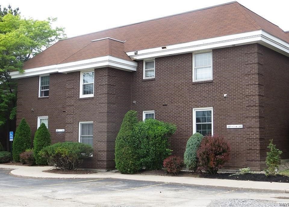 1st image of 142 Charter Oaks Dr