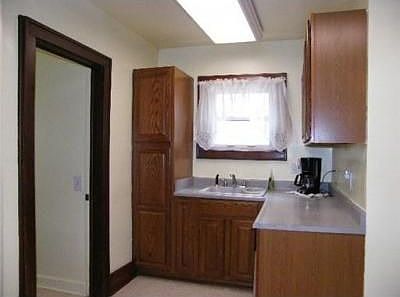 5th image of 919 Grant St