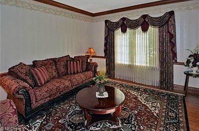 3rd image of 1664 Balmoral Way