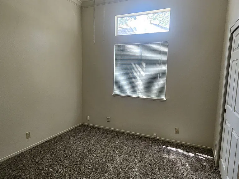 7812 Bardswell Ct — Photo 10