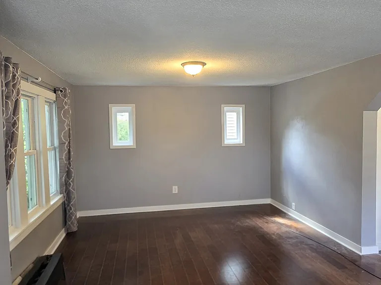 683 Maryland Ave W — Photo 16
