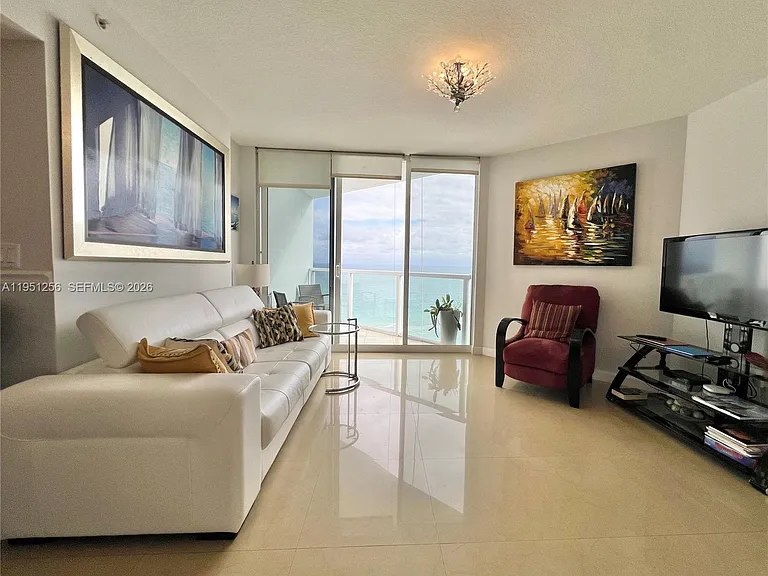 16699 Collins Ave #2109 — Photo 2