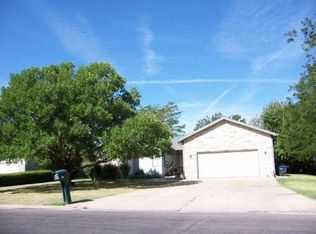 2207 Fairway Dr, Dodge City, KS 67801