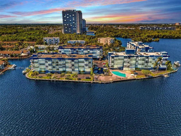 16570 NE 26th Ave APT 2C, North Miami Beach, FL 33160