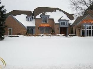 3824 Manchester Ct, Bloomfield Hills, MI